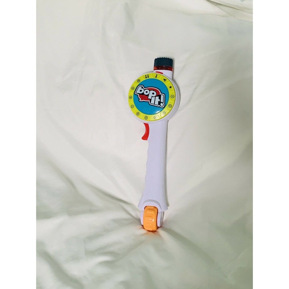 Hasbro C1379 Bop It Maker Party Game